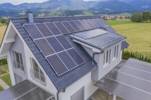 Top-Tips-for-Installing-Solar-Panels-New-House-with-solar-panels-roof-cadregen